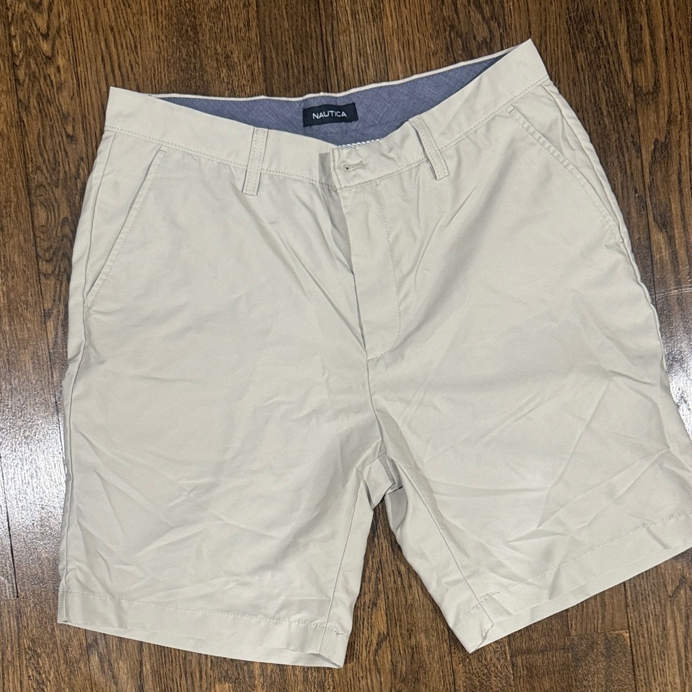 Nautica Men's Cream Flat Front Shorts